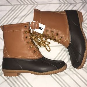 Duck boots